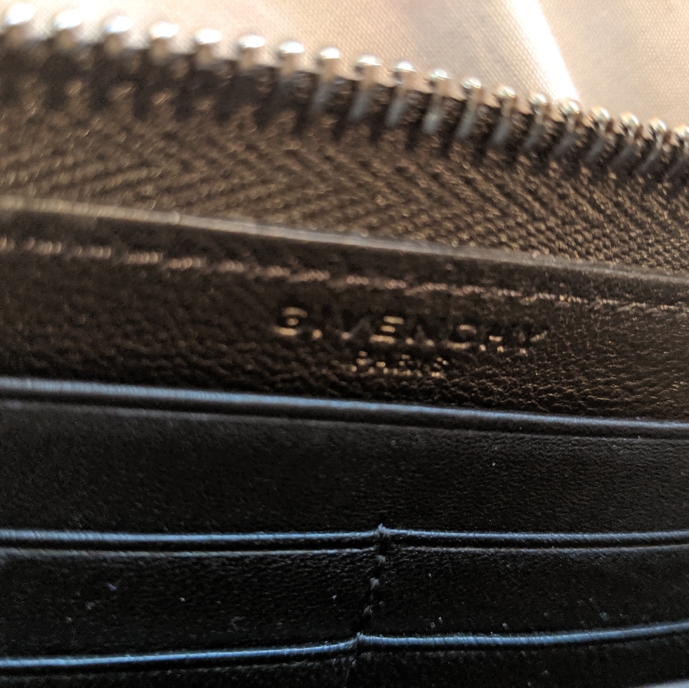 Givenchy wallet - Picture 2 of 4